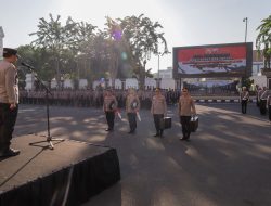 Kapolrestabes Surabaya Pimpin Apel Penyerahan Sarana Mobil dan Laptop Kepada Jajaran