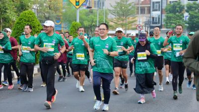 Pj. Gubernur Jatim Ikut Berpartisipasi di Surabaya Medic Air Run 2024