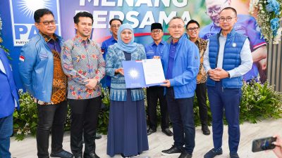 Kembali Duet di Pilkada Jatim 2024, Khofifah-Emil Resmi Kantongi SK Rekom PAN