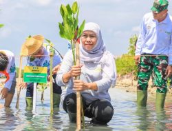 Peringatan Hari Lingkungan Hidup Sedunia, Khofifah Ajak Semua Pihak Untuk Komitmen Ciptakan Lingkungan Alam  Yang Seimbang