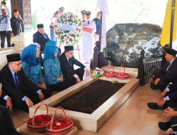 Memperingati Bulan Bung Karno, Pj. Gubernur Jatim Ziarah ke Makam Sang Proklamator