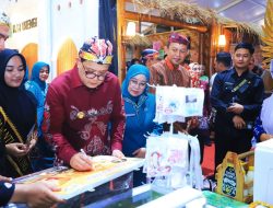 Tutup Puncak Peringatan BBGRM XXI dan HKG-PKK ke-52, Pj. Gubernur Adhy : Kita Maju Bersama Bangun Jatim yang Inklusif dan Berkelanjutan