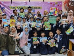 Peringati Hari Anak Internasional, PT PLN (Persero) Bagikan Ratusan Buku dan Edukasi Tentang Listrik di sekolah