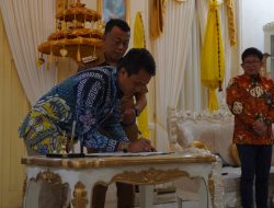 Penandatanganan MoU Pemkab Ponorogo dengan PLN Icon Plus dan PLN UP3 Ponorogo, Setujui Pengunaan Green Energy Menuju Net Zero Emission