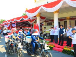 Berangkatkan TKSK dan TAGANA, Pj. Gubernur Adhy: untuk Salurkan Tali Asih Bagi Keluarga Pahlawan dan Perintis Kemerdekaan
