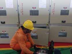 PT PLN (PERSERO) LAKUKAN PEMELIHARAAN UNTUK TINGKATKAN KEANDALAN KELISTRIKAN