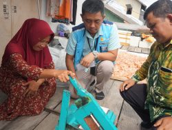 PLN Beri Bantuan Kelompok Usaha Kerupuk Udang di Kotabaru