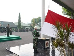 Gelar Upacara Peringatan Hari Pahlawan Tahun 2024 di Korem 084/Bhaskara Jaya, Inspektur Upacara Bacakan Amanat Menteri Sosial RI
