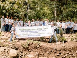 PLN UP3 Kediri Tanam 1.000 Pohon Dalam Rangka Peringati Hari Pahlawan