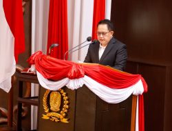 Sidang Paripurna Bersama DPRD Jatim, Pj. Gubernur Adhy Sampaikan Nota Penjelasan Perubahan Nomenklatur Dua BUMD Jatim