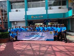 Kolaborasi PLN UP2D Jatim dengan DPKP Kota Surabaya Gelar Simulasi Tanggap Darurat Kebakaran dalam Rangka Peringatan Bulan K3 Nasional Tahun 2025