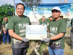 PLN dan DLH Kota Surabaya Gelar Program Penghijauan “Plant More Trees” untuk Mengatasi Perubahan Iklim di Indonesia