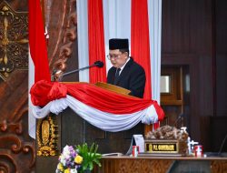 Pj. Gubernur Adhy Sampaikan Strategi Tarik PAD dari JGU dan Jamkrida di Sidang Paripurna DPRD Jatim