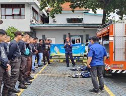PLN UP3 Mojokerto Gandeng BPBD Kabupaten Mojokerto Gelar Simulasi Tanggap Darurat Bencana Gempa Bumi
