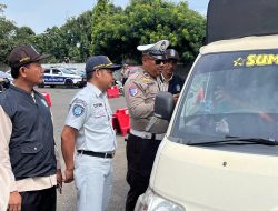 MUDAHKAN WAJIB PAJAK, TIM SAMSAT SURABAYA UTARA JEMPUT BOLA DI DINAS PERHUTANI