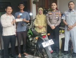 Tim Samsat Surabaya Selatan Lakukan Penyerahan Hadiah Undian Umroh Bagi Wajib Pajak Patuh