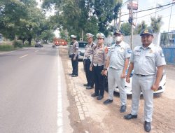 Antisipasi Terjadinya Kecelakaan, Jasa Raharja Bersinergi Dengan Satlantas Polres Pamekasan Lakukan Monitoring Daerah Rawan Laka dan Memasang Banner Pesan Keselamatan Lalu Lintas