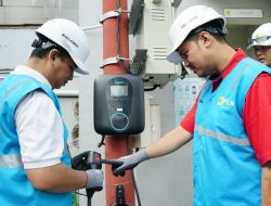 Pastikan Keandalan Pasokan Listrik dan Kesiapan SPKLU, PLN Surabaya Barat Siagakan 259 Personel