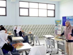 ICONNET & Srikandi PLN Icon Plus Jatim Gelar Aksi Mengajar di Hari Pendidikan Nasional