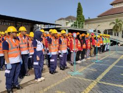 Gelar Apel Peralatan dan Pasukan Penyambungan, PLN UP3 Mojokerto Siap Percepat Pemerataan Akses Listrik bagi Masyarakat