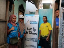 PLN Wujudkan Mimpi Ibu Nur Badi’ah Melalui Program Light Up The Dream