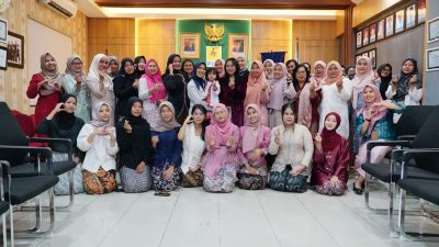 Srikandi PLN bangun jati diri bersama Sinergi Bicara dengan Seminar Personal Branding di Hari Kebaya