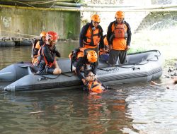 PLN UP3 Surabaya Selatan Gelar Simulasi Tanggap Darurat Banjir di Momentum Hari Kesaktian Pancasila