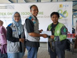 Wujud Kepedulian untuk Pahlawan Jalanan, YBM PLN UP3 Surabaya Selatan Gelar “Ojol Care” di Hari Kesaktian Pancasila