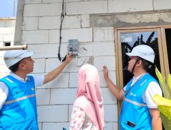 PLN Bersama Srikandi dan YBM PLN Beri Bantuan Listrik Gratis di Hari Listrik Nasional