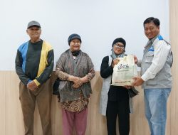 PLN UP3 Surabaya Selatan Salurkan Bantuan dan Gerobak Cahaya untuk Masyarakat di Hari Listrik Nasional Ke-80