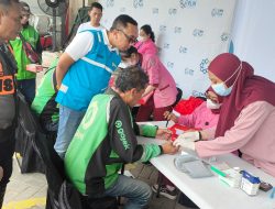 PLN UP3 Mojokerto Bersama YBM dan Srikandi PLN Gelar “OKE GAS OJOL” dalam Rangka HLN ke-80 dan Sumpah Pemuda