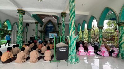 Sosialisasikan Kelistrikan dan Kegiatan Tanam Pohon, PLN UP2D JATIM Kunjungi Pondok Pesantren Darussalam Tegaljoyo, Gresik