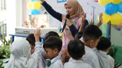 Meriahkan Hari Guru 2025, Srikandi PLN UP3 Surabaya Selatan Gelar Edukasi Bahaya Listrik untuk Siswa-Siswi KB/TK Al-Azhar 35 Surabaya