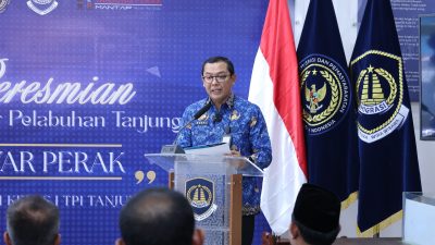 Imigrasi Tanjung Perak Hadirkan Layar Perak, Inovasi Layanan Paspor yang Mudah