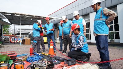Siap Hadapi Musim Penghujan serta Siaga Natal dan Tahun Baru 2025, PLN UP3 Surabaya Selatan Gelar Pasukan dan Peralatan