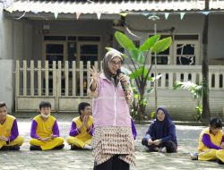 Dukung Pembelajaran Inklusif, PLN Icon Plus Jatim Salurkan Internet Gratis dan Perlengkapan Sekolah