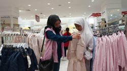 Hangatnya Ramadan, PLN Gresik Wujudkan Mimpi Belanja Lebaran Anak Yatim