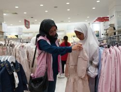 Hangatnya Ramadan, PLN Gresik Wujudkan Mimpi Belanja Lebaran Anak Yatim