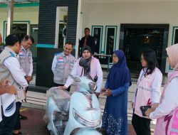 YBM PLN UP3 Surabaya Barat Salurkan Motor Listrik Dakwah untuk Guru Ngaji