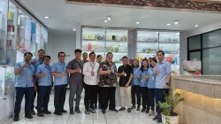 PLN Lakukan Penjajakan Penggunaan Forklift Electric di PT Tjiwi Kimia, Dorong Transformasi Energi Industri