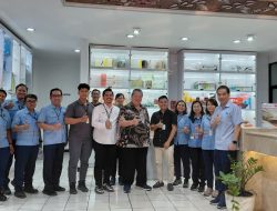 PLN Lakukan Penjajakan Penggunaan Forklift Electric di PT Tjiwi Kimia, Dorong Transformasi Energi Industri