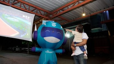 Pererat Kebersamaan dengan Masyarakat, PLN Icon Plus Jatim Hadirkan Nonton Bareng Bola Gembira 2026 Bersama ICONNET