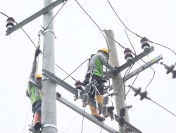 Kado HUT ke-81 RI, PLN Terangi 60 Rumah Warga Dusun Wonokoyo Setelah Puluhan Tahun Menanti