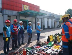 Pastikan Listrik Andal dan Layanan Pelanggan 24 Jam, PLN UP3 Surabaya Selatan Siaga Penuh Jelang HUT RI Ke-81